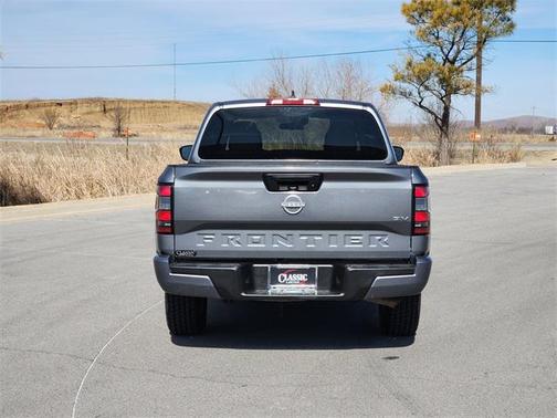 2023 Nissan Frontier SV