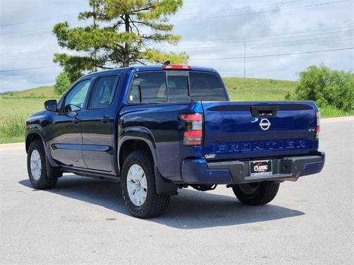 2022 Nissan Frontier SV