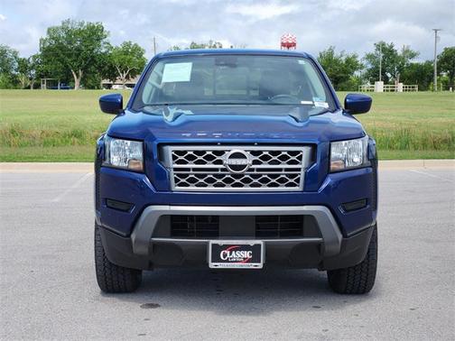 2022 Nissan Frontier SV