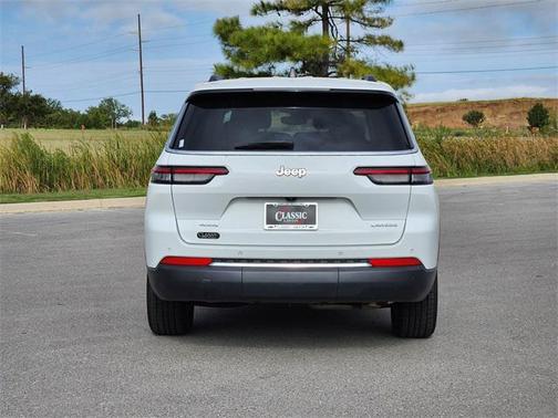 2023 Jeep Grand Cherokee L Laredo