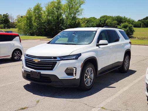 Summit White 2022 Chevrolet Traverse LT Leather