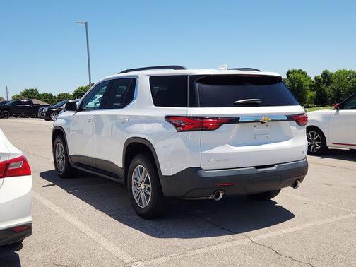 Summit White 2022 Chevrolet Traverse LT Leather