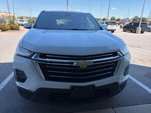 Summit White 2022 Chevrolet Traverse LT Leather