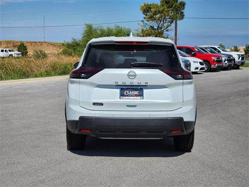 2025 Nissan Rogue SV