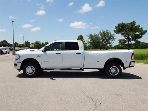 2024 RAM 3500 Big Horn Crew Cab 4x4 8' Box