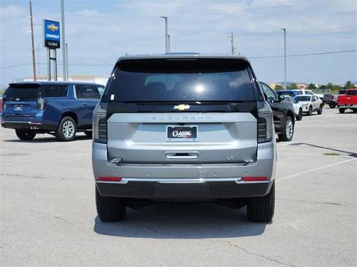 2025 Chevrolet Suburban LT