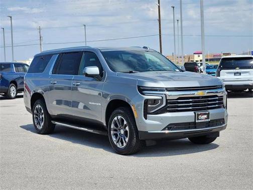 2025 Chevrolet Suburban LT