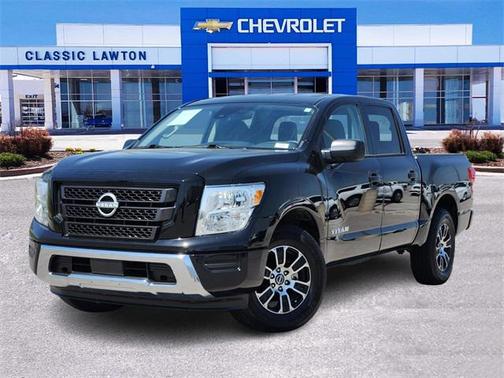 2023 Nissan Titan SV