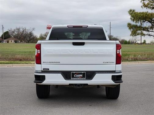 2022 Chevrolet Silverado 1500 Custom