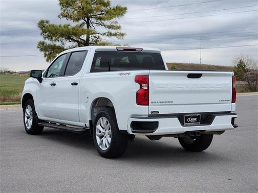 2022 Chevrolet Silverado 1500 Custom