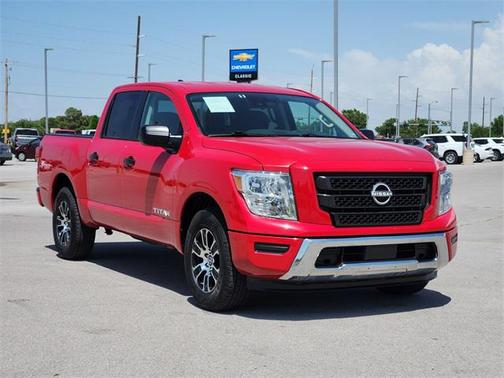 2023 Nissan Titan SV