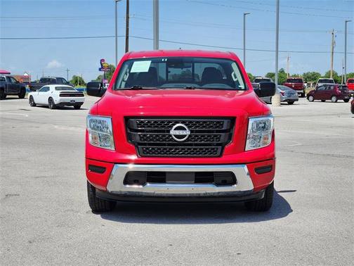 2023 Nissan Titan SV