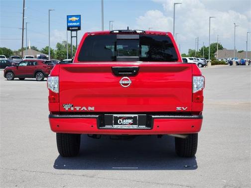 2023 Nissan Titan SV