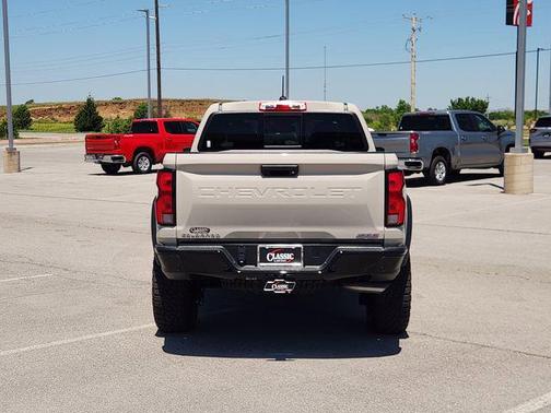 White Sands 2026 Chevrolet Colorado ZR2