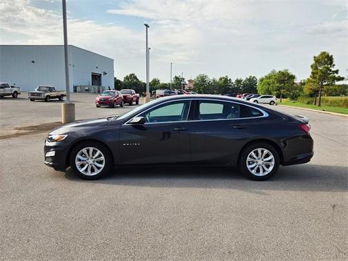 2022 Chevrolet Malibu FWD LT
