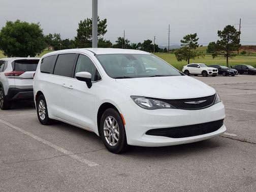 Bright White Clearcoat 2023 Chrysler Voyager LX