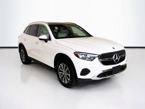 Polar White 2026 Mercedes-Benz GLC 300