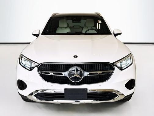 Polar White 2026 Mercedes-Benz GLC 300