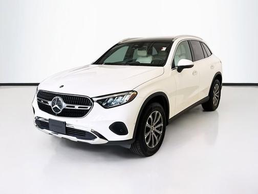 Polar White 2026 Mercedes-Benz GLC 300