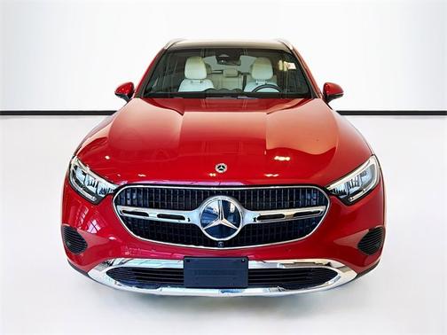 2025 Mercedes-Benz GLC 300 