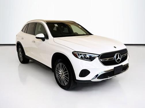 Polar White 2026 Mercedes-Benz GLC 300