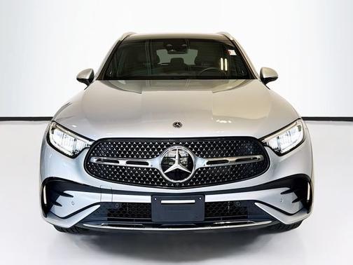 Cirrus Silver Metallic 2024 Mercedes-Benz GLC 300