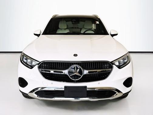Polar White 2026 Mercedes-Benz GLC 300