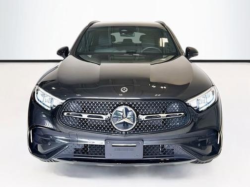 Graphite Grey Metallic 2026 Mercedes-Benz GLC 300