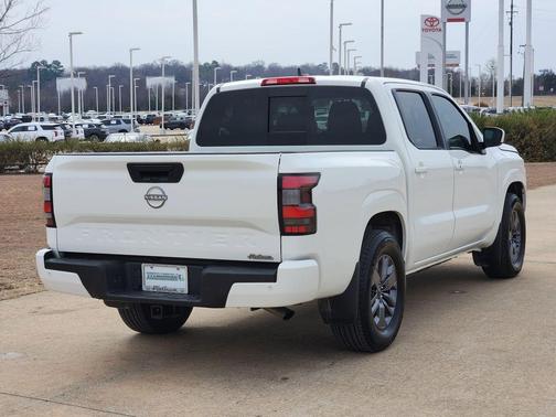 2025 Nissan Frontier SV