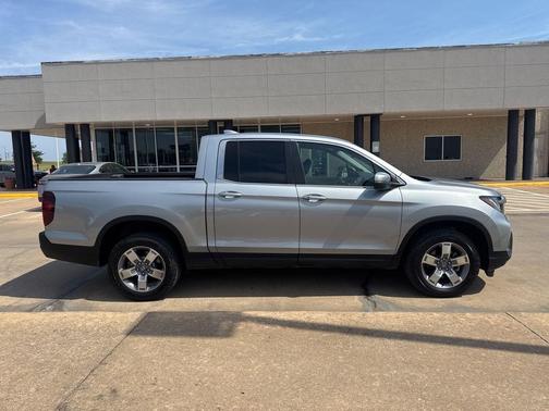 Solar Silver Metallic 2025 Honda Ridgeline RTL