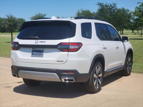 2025 Honda Pilot Touring 8-Passenger