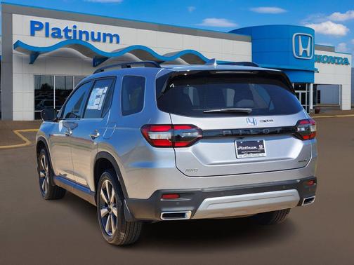 2025 Honda Pilot Touring 8-Passenger