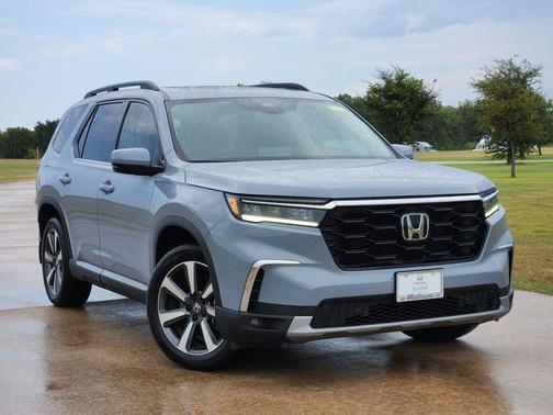 2023 Honda Pilot Touring 8-Passenger