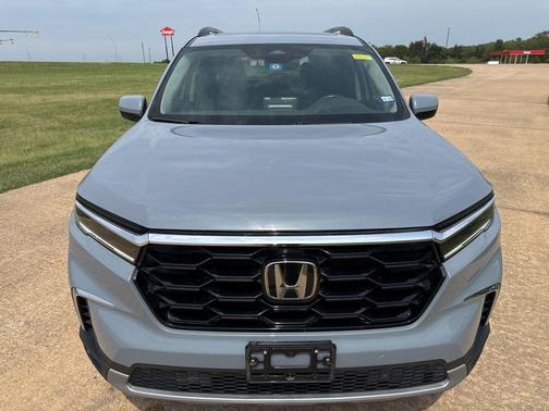 2023 Honda Pilot Touring 8-Passenger