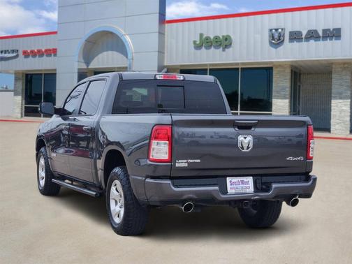 Granite Crystal Metallic Clearcoat 2023 RAM 1500 Big Horn/Lone Star