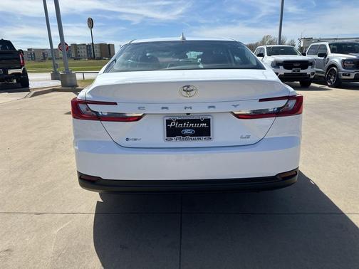Ice Cap 2025 Toyota Camry LE