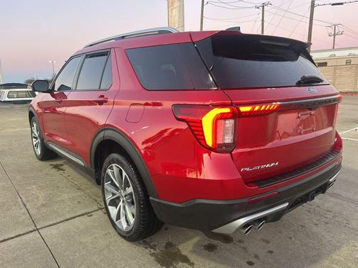 2025 Ford Explorer Platinum