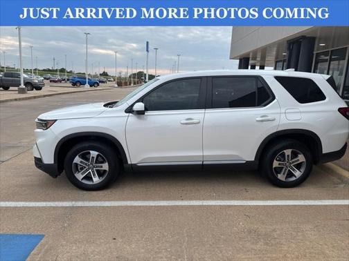 2023 Honda Pilot AWD EX-L 8 Passenger