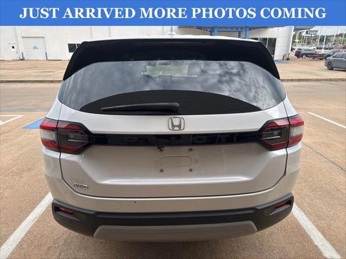 2023 Honda Pilot AWD EX-L 8 Passenger