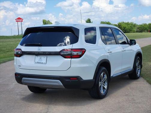 2023 Honda Pilot AWD EX-L 8 Passenger