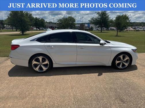 2020 Honda Accord Touring 2.0T