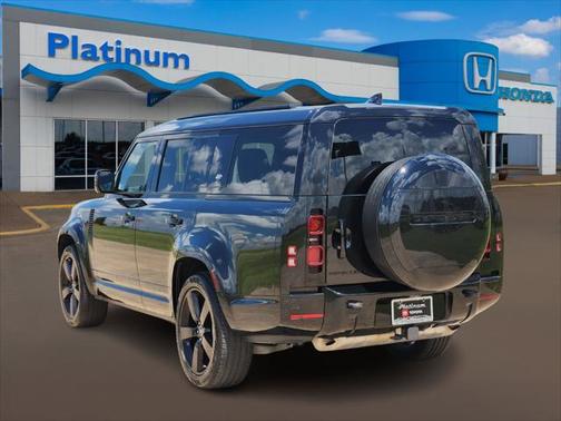 2024 Land Rover Defender 130 P400 X-Dynamic SE