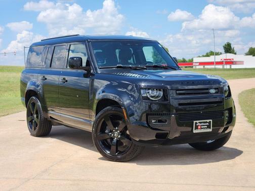 2024 Land Rover Defender 130 P400 X-Dynamic SE