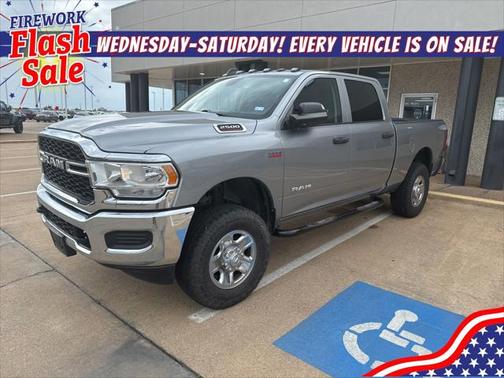 2019 RAM 2500 Tradesman Crew Cab 4x4 6'4' Box