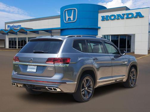 Platinum Gray Metallic 2022 Volkswagen Atlas 3.6L SEL