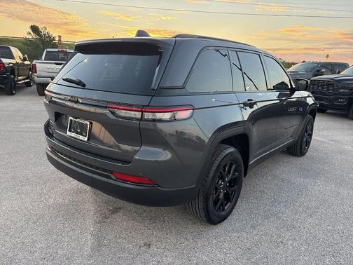 2025 Jeep Grand Cherokee Altitude