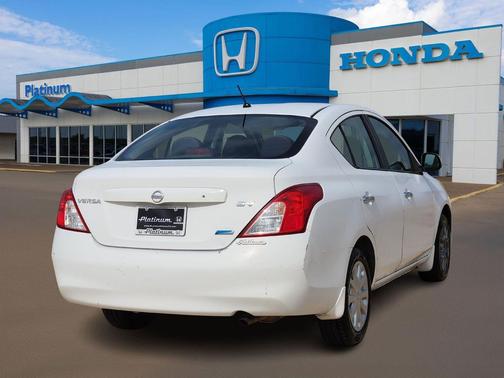 2012 Nissan Versa 1.6 S