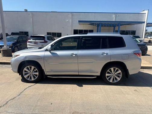 Classic Silver Metallic 2013 Toyota Highlander Hybrid Limited