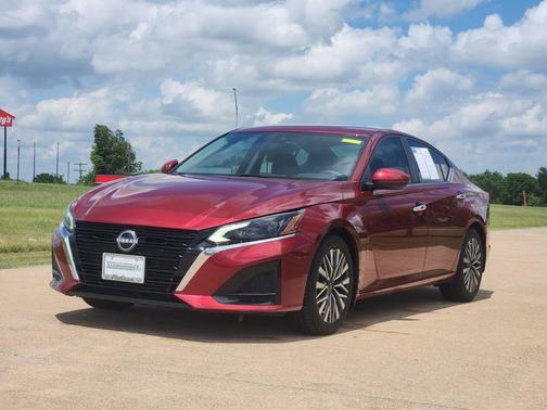 Scarlet Ember Tintcoat 2023 Nissan Altima 2.5 SV