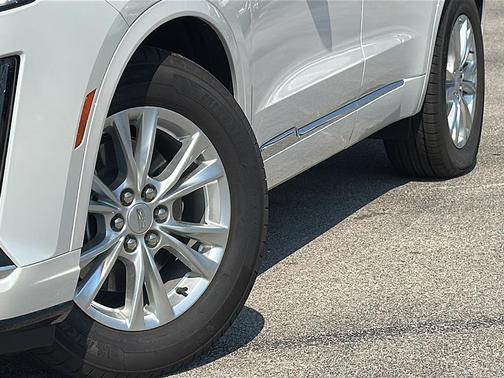 2025 Cadillac XT6 Luxury FWD